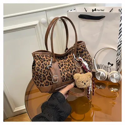 Retro leopar desenli süet kova çanta, çapraz askılı