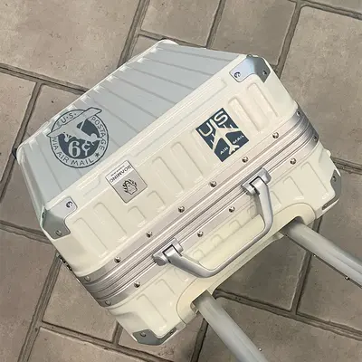 ROAMING 5577 Aluminum Frame Luggage 24 inch Lightweight Spinner Wheels