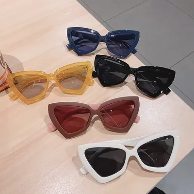 New Style European and American Triangle Cat-Eye Sunglasses for Women, High-End Feel, Trendy Internet Celebrity Fashion, UV-Protection Retro Eyewear, Fashionable