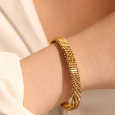 Cross-border European and American lightweight luxury stainless steel C-shaped mesh elastic open bangle bracelet, unisex, adjustable size