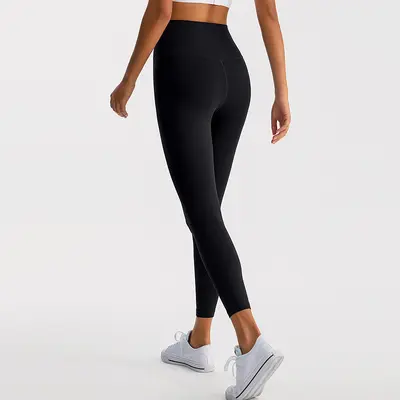 Hochgeschnittene Po-Lifting Yogahose, 7/8, atmungsaktiv - 12