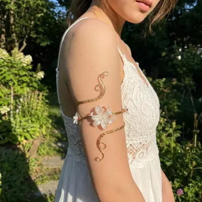 Flower-patterned open bracelet with geometric design for women