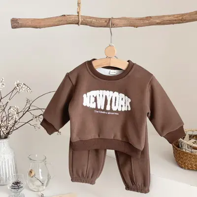 2025 Autumn Winter Baby Fleece Set with NEWYORK Print Sweatshirt and Pants