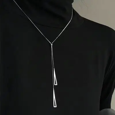 Üçgen kolye, çekme tasarımı, minimalist, zincir aksesuarı - 3