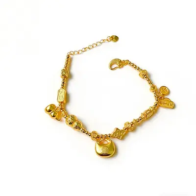 Goldfarbenes geflochtenes Seilarmband im chinesischen Stil