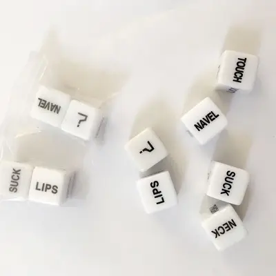 1.2 China 1.6mm English engraved fun dice double dice creative game dice sieve pair