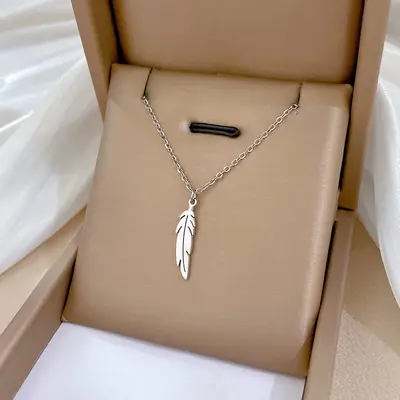 Minimalist Titanium Steel Gold Collarbone Necklace for Women