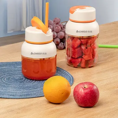 Chigo Portable Electric Juicer Cup, Mini, Cordless