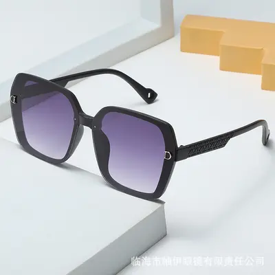 Double-D Large Frame Retro Sunglasses for Women, UV Protection - 1