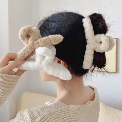 13 cm large hair clip for thick hair, cute plush shark hair clip, small, fresh and sweet style.
