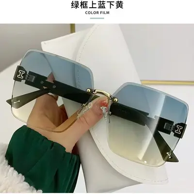 Oversized Unisex Sunglasses with UV Protection - 10