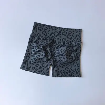 Yüksek Belli Leopar Desenli Dikişsiz Kadın Yoga Şortu, 3/4 Boy - 7