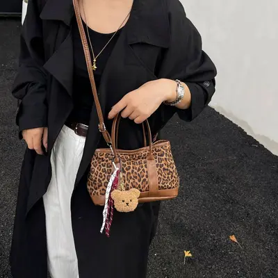Retro leopar desenli süet kova çanta, çapraz askılı