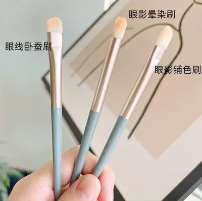 Huayang Lanqiao 3-teiliges Lidschatten-Pinsel-Set tragbar Eyeliner Lidschatten Seidenbürste Make-up-Pinsel Schönheitswerkzeug kleines Set - 7