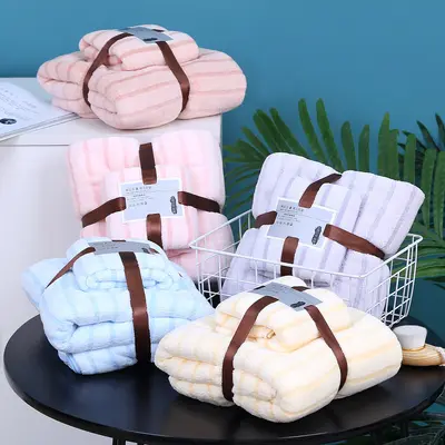 Havlu ve banyo havlusu iki parçalı mercan kadife set toptan hediye havlu iade hediyesi yumuşak emici kayınvalide seti sınır ötesi