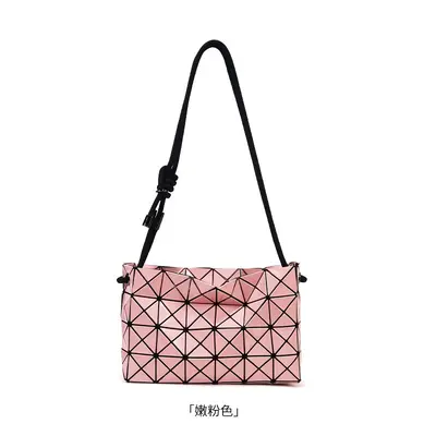 Zhai San Yi Sheng Tofu Bag 2024 Yeni Model Geometrik Elmas Kafes Çekme Halat Çantası Moda Basit Tek Omuz Çapraz Askılı El Çantası - 11