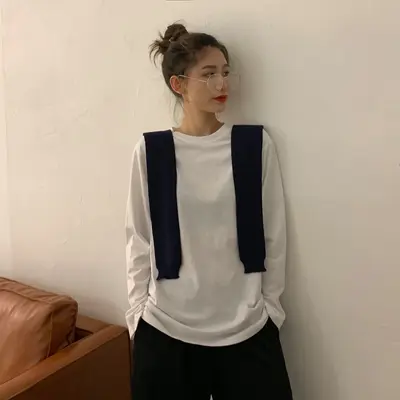 White basic t-shirt for women, autumn 2025 new Korean style chic undershirt, solid color long sleeve t-shirt for students, trendy women's fashion. - 4