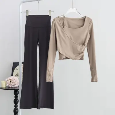 Damen Yoga-Set, schmal geschnittenes Langarmoberteil mit Brustpolster - 5