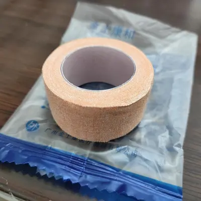 Jinshikang Medical Adhesive Tape Roll, Cotton Cloth, Skin-Colored, Strong Adhesion