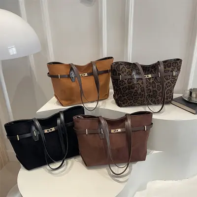 Trendy Retro Large Capacity Tote Bag for Women with Leopard Print Pattern, Stylish Casual Versatile Shoulder Bag