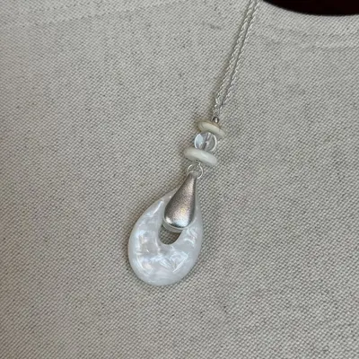 Moonlight white water drop pendant necklace - 3