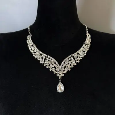 Flash necklace with gemstone details, clavicle chain - 8