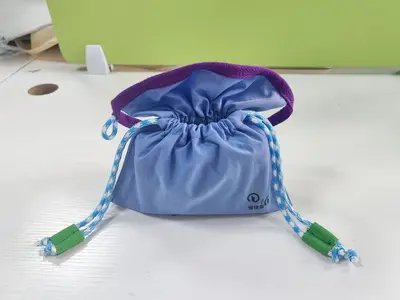 Naylon telefon çantası, mini çapraz askılı, tasarım detaylı - 8
