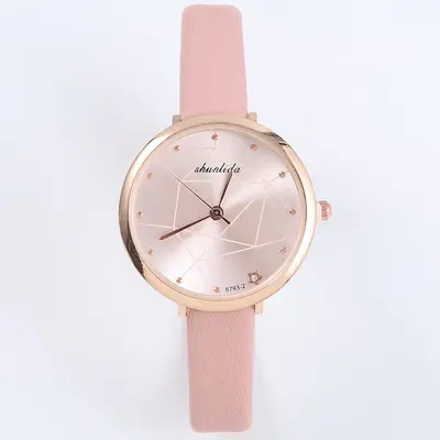 Women's quartz watch with geometric patterned leather strap - 2