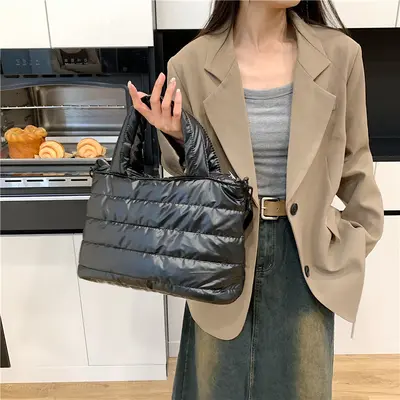 Neuer koreanischer Stil Wolkentasche Handtasche mit Stickgarn Tote Bag Designer-Damentasche Umhängetasche Schultertasche Damen Baumwolltasche