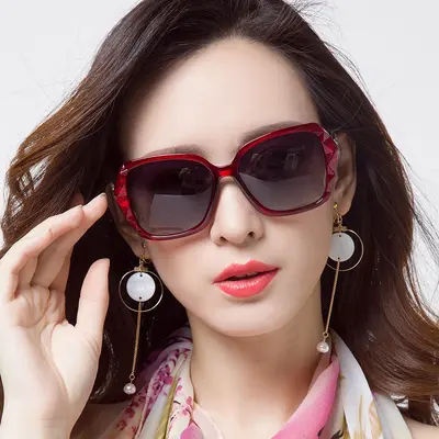 Women's Oversized Retro Sunglasses with UV Protection - 3