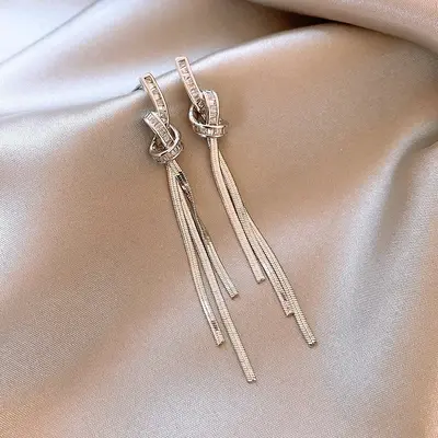 Kadın püsküllü uzun küpeler, elegant tasarım - 7