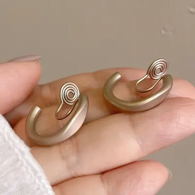 Kaffee-Gold-Ohrringe, mattiert, Insta-Stil, Nischencollier - 10