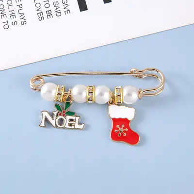 Noel temalı inci broş, alaşım, kardan adam çorap çiçek desenli, iğneli - 11