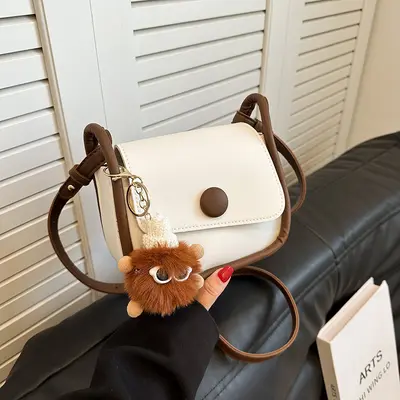 Kleine Damen-Achseltasche mit einem Schultergurt - 3