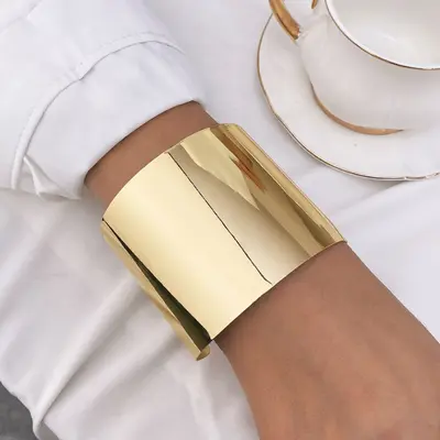 Im europäischen und amerikanischen Internet berühmter übertriebener breiter glänzender Armreif im böhmischen Stil mehrschichtiges Legierungsarmband Damenhandschmuck - 11