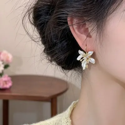 Zirkon-Blumen-Ohrringe für Damen, französischer Stil, leicht