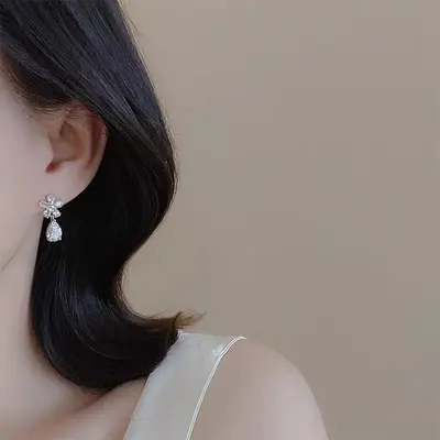 Kristall-Blüten-Ohrringe, Tropfen-Design, koreanischer Stil, elegant
