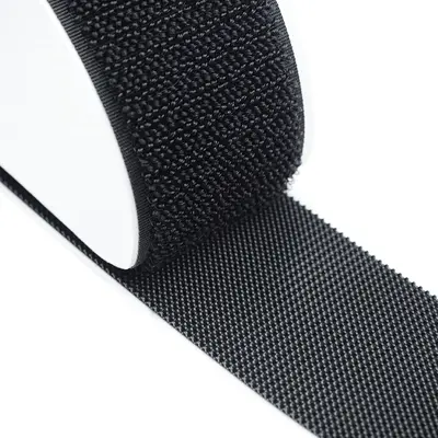 Selbstklebende Velcro-Autofußmatte-Befestigungsetiketten, klebstoffunterstützt, stark, rückstandslos, temperaturbeständig, rutschfest für Autoanwendungen