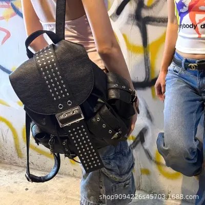 luoluoroom Rucksack mit Nieten im Motorradstil, großes Fassungsvermögen, Pendlerrucksack