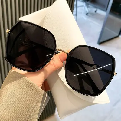 Large Frame Polarized Glitter Sunglasses for Women, UV400 Protection - 7