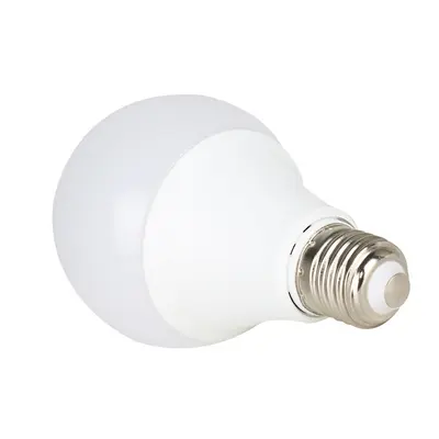 Üretici toptan LED ampul plastik sarılı alüminyum A ampul LED ampul sıcak sarı beyaz ışık yüksek parlaklık vidalı E27