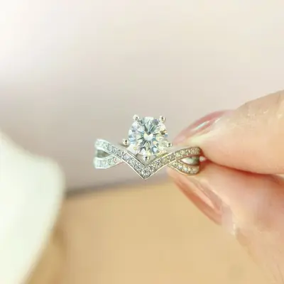 S925 Sterling Silver Moissanite Crossed Crown Ring, 1 Carat D Color VVS, Platinum-Plated