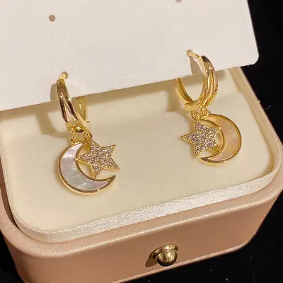 Mikro Kakma Sedef Yıldız ve Ay Küpe, Kore Tarzı, Kişiselleştirilebilir