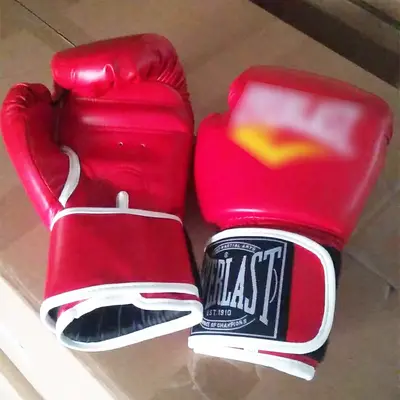 Boks malzemeleri yetişkinler ve çocuklar için alev boks eldivenleri Tekvando dövüş sanatları dövüş eldivenleri rekabet dövüş eldivenleri