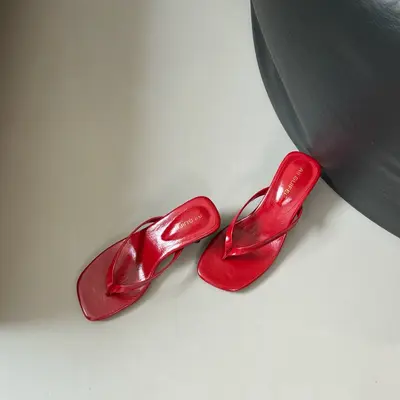 ALIGUIFEI Thin Heel Flip-Flops