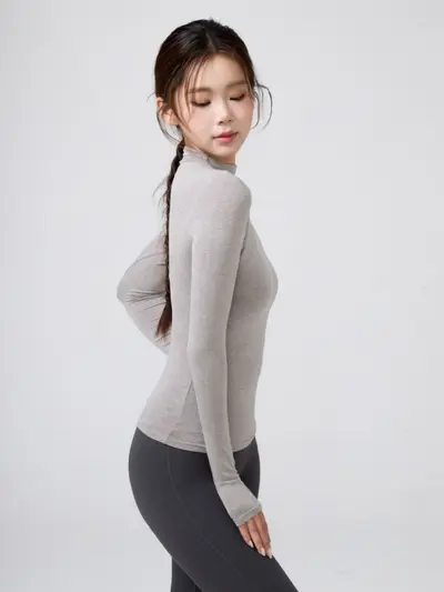 麓川柔软亲肤半高领运动瑜伽上衣显瘦百搭瑜伽服女秋冬长袖运动服 - 4