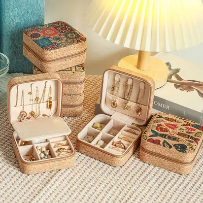 European and American Style Leather Jewelry Storage Box with Mirror Zip Hard Case Portable Travel Earring Ring Jewelry Organizer