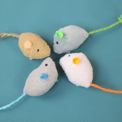 Squeaky Plush Mouse Cat Toy with Colorful Feathers - 11