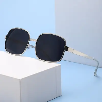Retro Round-Square Metal Large-Frame Sunglasses for Men and Women, Driving - 3