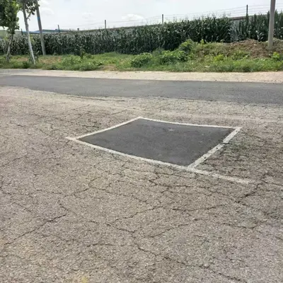 Pressure-Sensitive Cold Asphalt Patch for Road and Pothole Repair